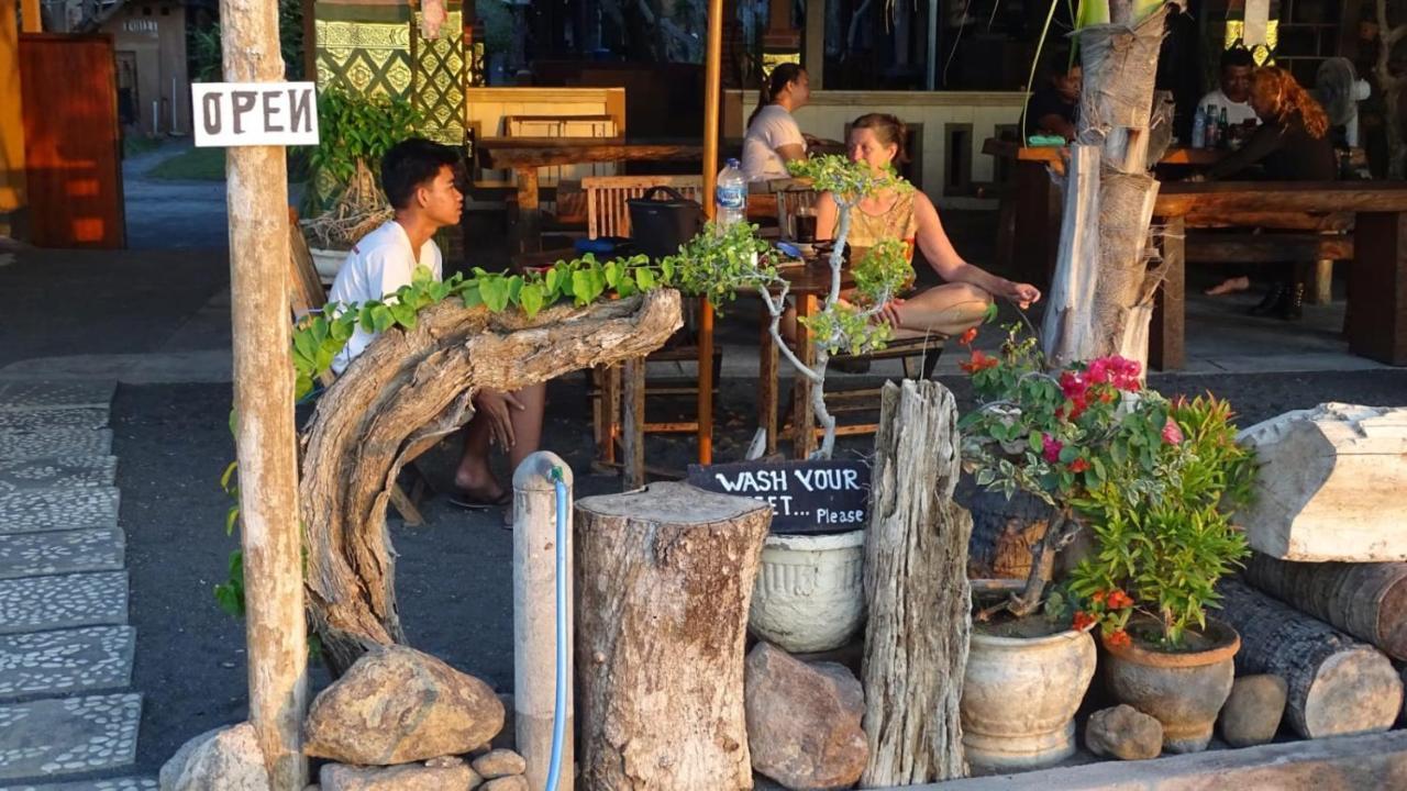Gede Homestay Lovina Buitenkant foto