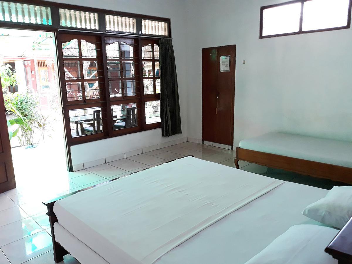 Gede Homestay Lovina Buitenkant foto