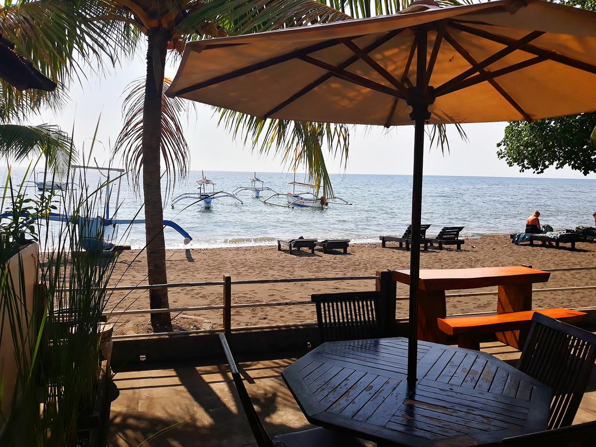 Gede Homestay Lovina Buitenkant foto